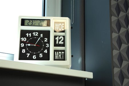 Grote analoge klok